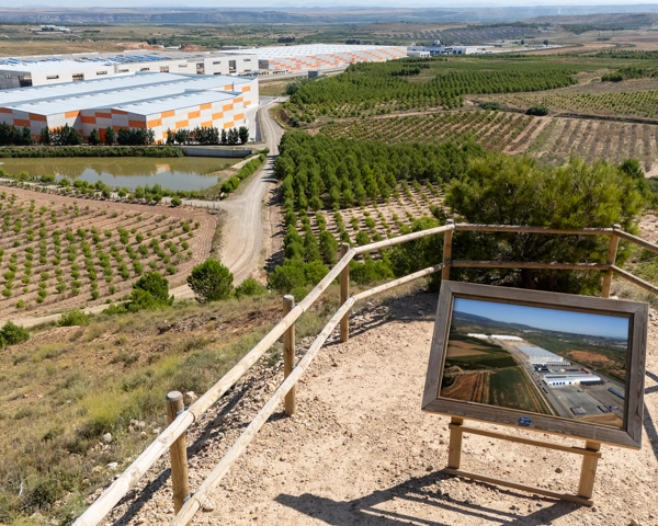Vista del centro logístico desde uno de los miradoes